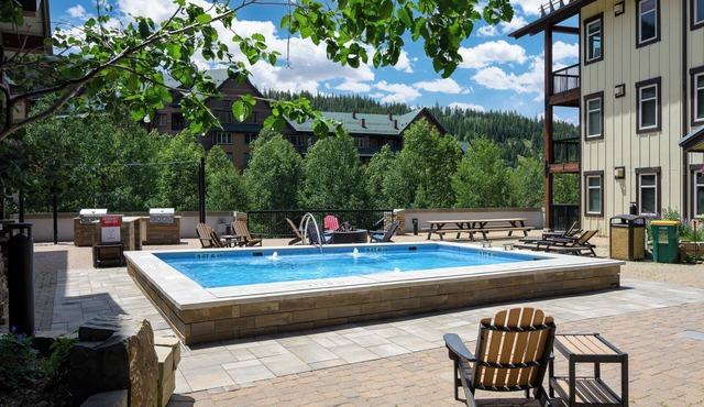 Condo near Winter Park Gondola w/hot tub