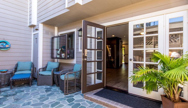 Condo on 40 acres of Nature near the beach! Holidays still available