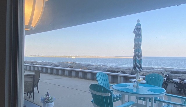 Condo on the ocean with a million dollar view, world class fishing, and sea walk