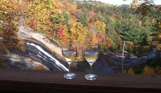 CONDO SITTING RIGHT ON TOP OF A WATERFALL AND MOUNTAIN VIEW!