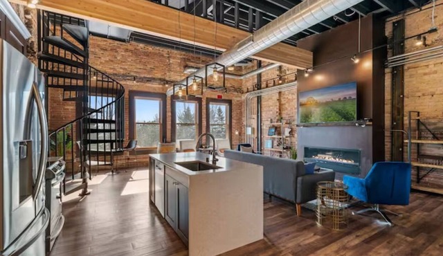 Condo steps away from Lake Superior/Canal Park