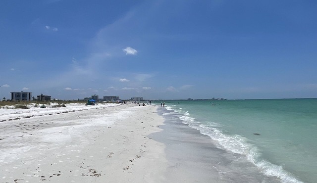 Condo- steps to the sand