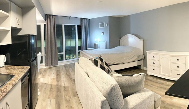 Condo Studio in Downtown Toronto on Yonge-Dundas