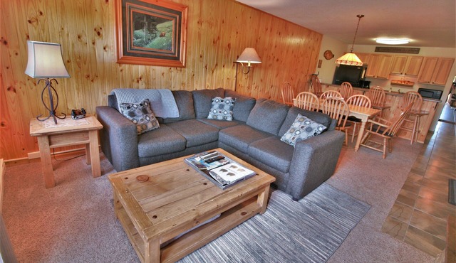 Condo w/clubhouse hot tub/gym; on Free Shuttle Route to Winter Park Ski Resort