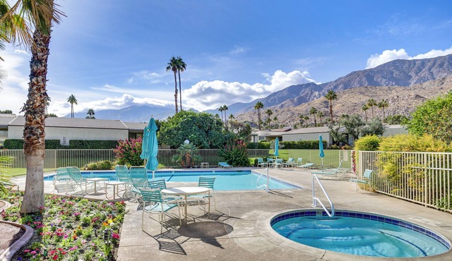 Condo w/Community Pools & Patios in Palm Springs!