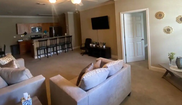 Condo w/in close distance to LSU