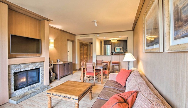 Condo w/Outdoor Heated Pool + Hot Tub Access!