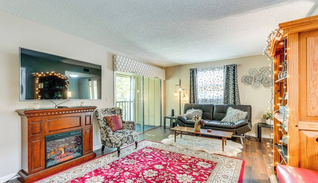 Condo w/Pool & Beach Access Near Theme Park