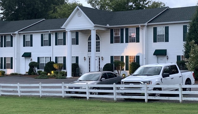 Condo with 1 minute walk to Walking Horse Celebration grounds