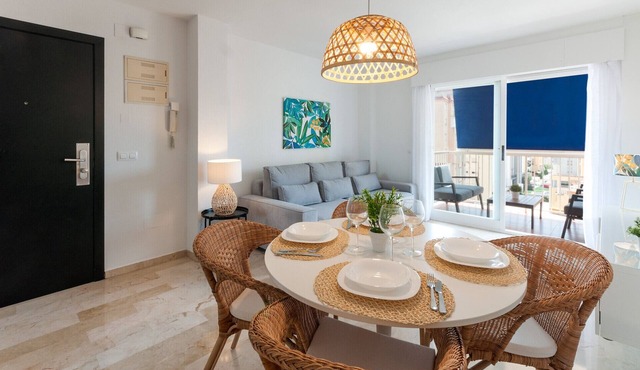 Condo with charm, a few meters from the beach. A/C and free wifi. Terrace with sea views