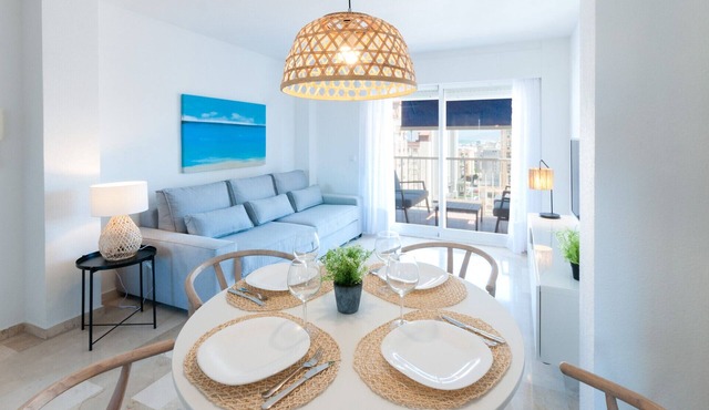 Condo with charm, a few meters from the beach. A/C and free wifi. Terrace with sea views - only families