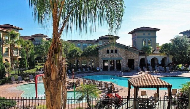 Condo with resort amenities for up to 6 guests - 15 min from Disney