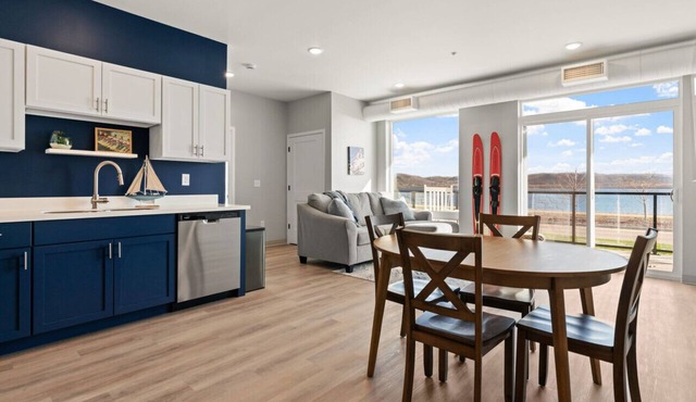 Condo with stunning views of Lake Pepin - Attached Garage - Unit 101