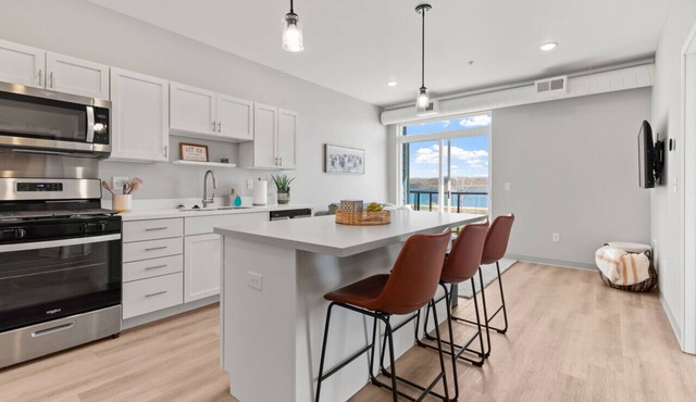 Condo with stunning views of Lake Pepin Unit 102