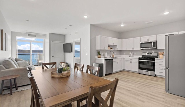 Condo with stunning views of Lake Pepin - Unit 204