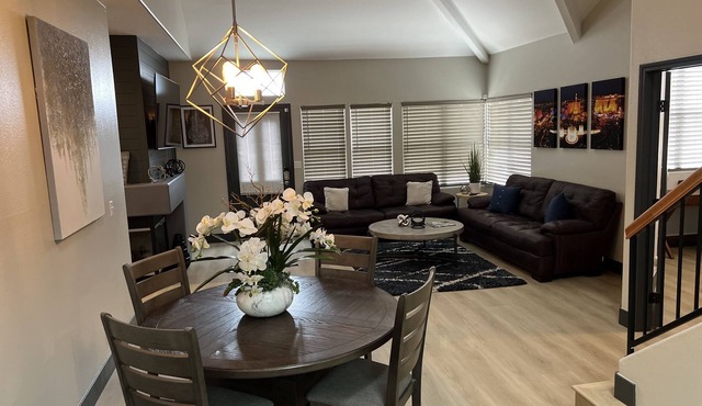 Condominium near to strip and New Raiders Stadium!