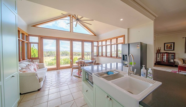 Condor Estate with Vineyard & Fireplace