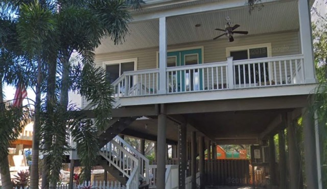 Condor Nest-private home-walk to downtown & the water! nNew heated POOL!