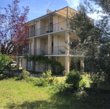 Condrieu et parking voiture vélo 2 ème étage