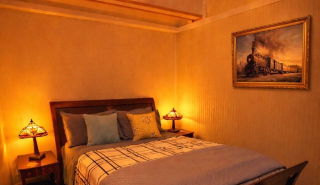 Conductor’s Quarters - Historic Lakefront 1-Bdrm with Kayaking near Florence