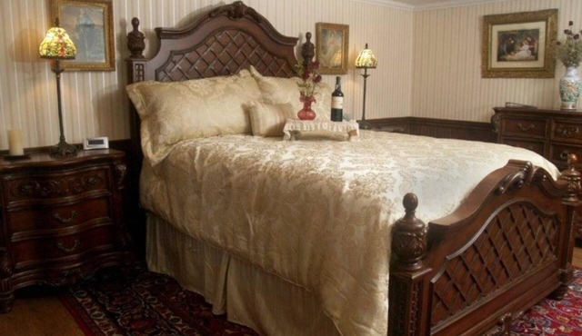 Conewango Room at Carousel Bed and Breakfast