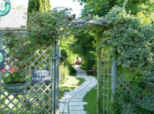 Confort et Tranquillité à Blain : Chambre Climatisée, Salle d'Eau Privative, Wifi et Vélos à Disposition - FR-1-306-1253