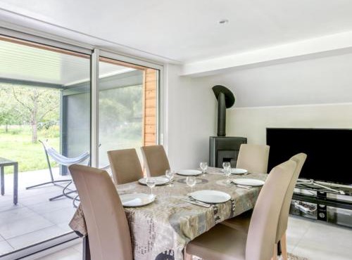 Confortable Appartement 3 Chambres avec Poêle à Bois - API-1-52-639