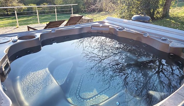 Confortable Maison de Campagne Idéalement Située en Plein Coeur du Périgord Noir