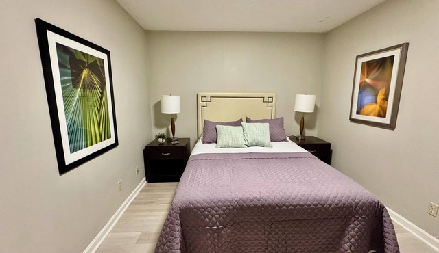 Confortable, Pet-friendly stay close to shopping and dining