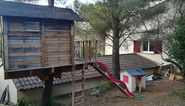 Confortable Villa Familiale au Terrain Calme et Ombragé à L'orée de Montpellier