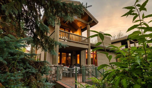 Conifer by AvantStay | Secluded Cabin Amongst the Trees w/Hot Tub