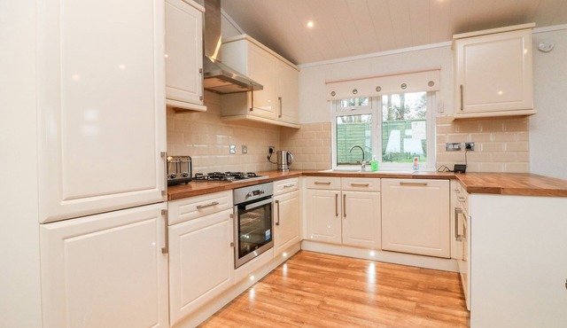 CONKER'S LODGE, family friendly, with a garden in Okehampton