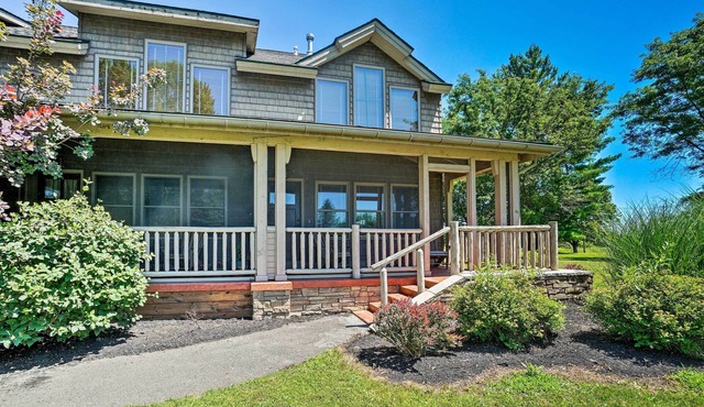 Conneaut Lake Home with Yard, 1/2 Mi to Beach/Park