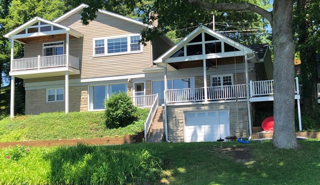 Conneaut Lake, PA 5 Bedroom Lakefront Home with 100' of Frontage and Dock