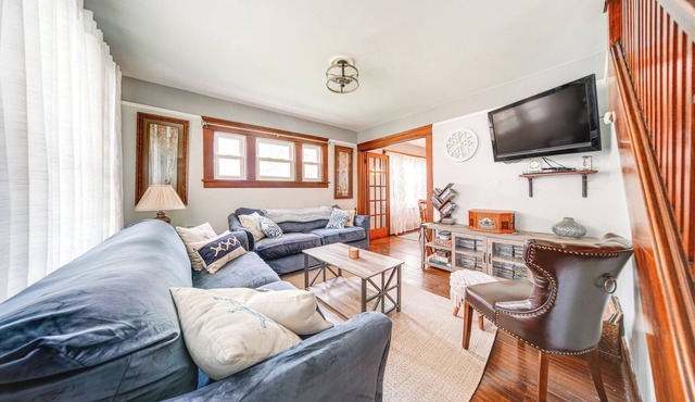 Conneaut Vacation Rental w/Deck Near Lake Erie!