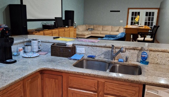 Connect with nature on private horse farm. Kid & Pet friendly