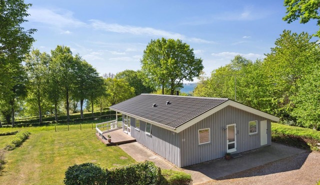 "Conradine" - 600m from the sea by Interhome