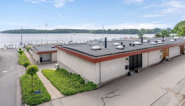 "Constance" - 50m from the sea by Interhome