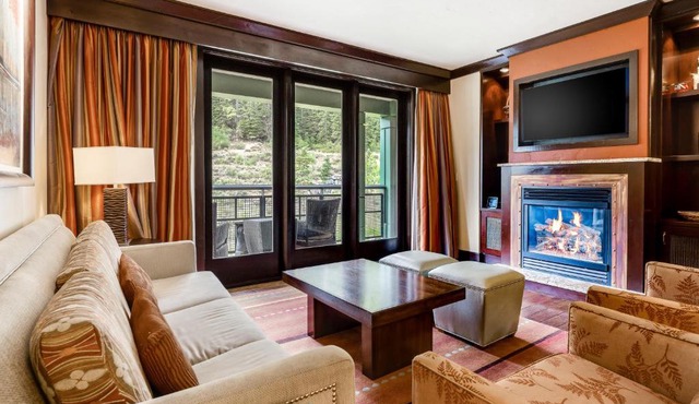 Constellation Residences #4204 at The Ritz Carlton
