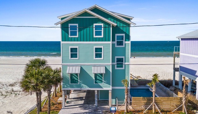 Constellation: Stunning 6 Bedroom New Build- Priv. Pool, Pet Friendly Sleeps 24!