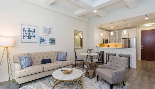Constellations | Elegant 1 BR in Downtown Houston