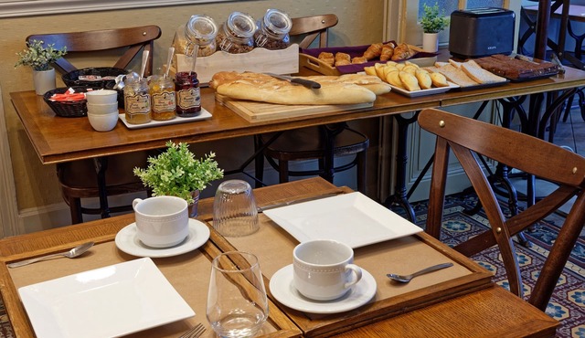 Contact Hôtel du Commerce et son restaurant Côte à Côte