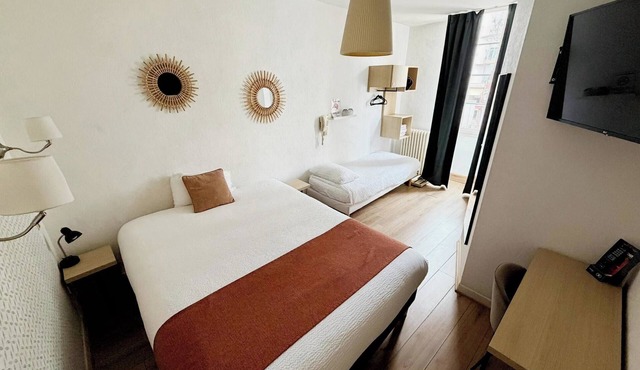 Contact Hôtel les Platanes Villeneuve sur Lot Centre