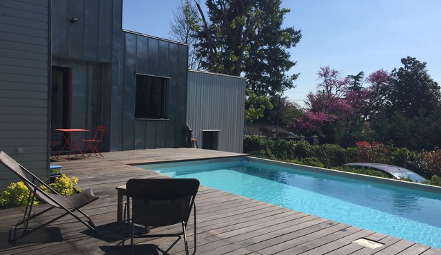 Contemporary villa with private pool 4.5 X 8. Relaxation and proximity to Lyon