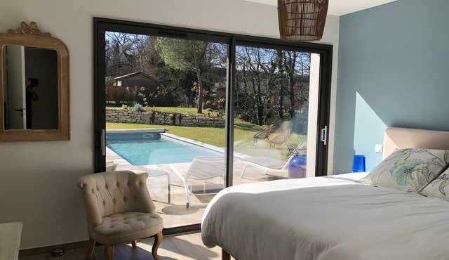 Contemporary villa with swimming pool on the Valdaine golf course in Drôme provençale