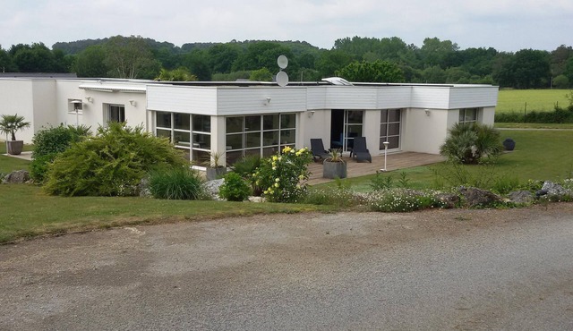 Contemporary house for 4 adults