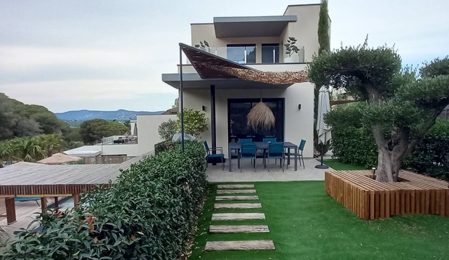 Contemporary villa, private pool, 200m from the sea