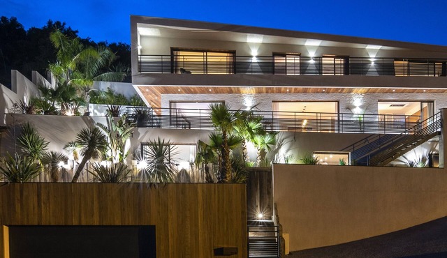 Contemporary villa with panoramic sea view and heated pool