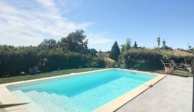 Contemporary villa at the gates of Toulouse between sea and mountains