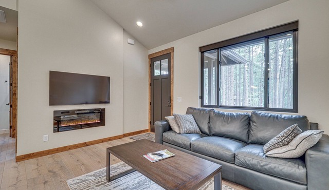 Contemporary & Cozy! Pinetop Country Club Casita
